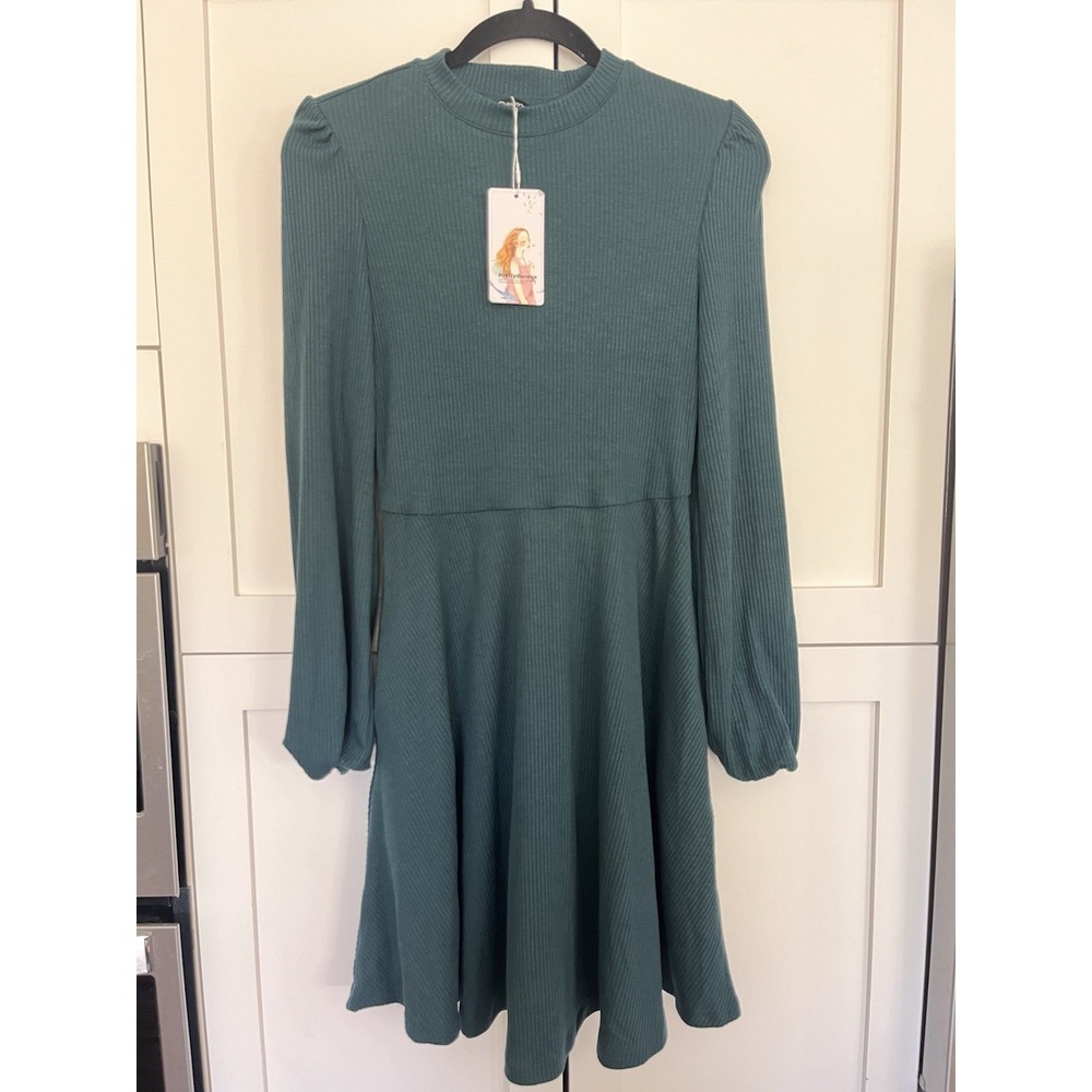 Women's Pretty Garden Dress NWT Size S Long‎ Sleeve Green Spring Easter
